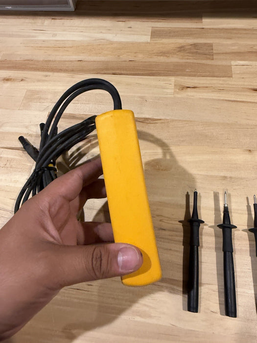 FLUKE 9040 DIGITAL PHASE ROTATION INDICATOR METER TESTED