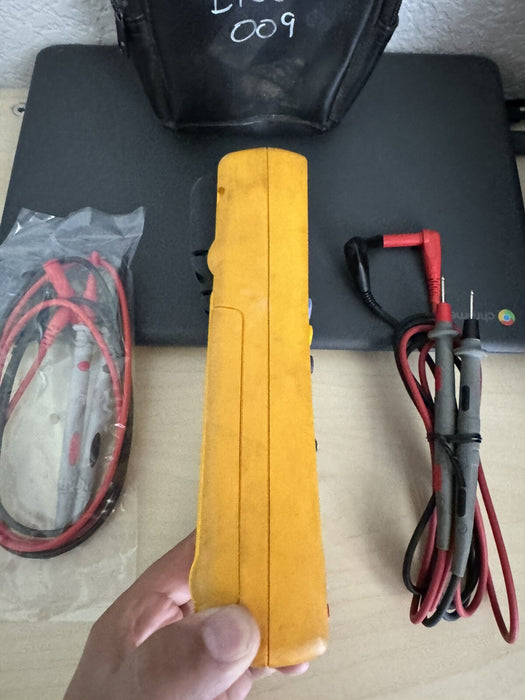 FLUKE 87IV TRMS MULTIMETER WITH BAG & LEADS