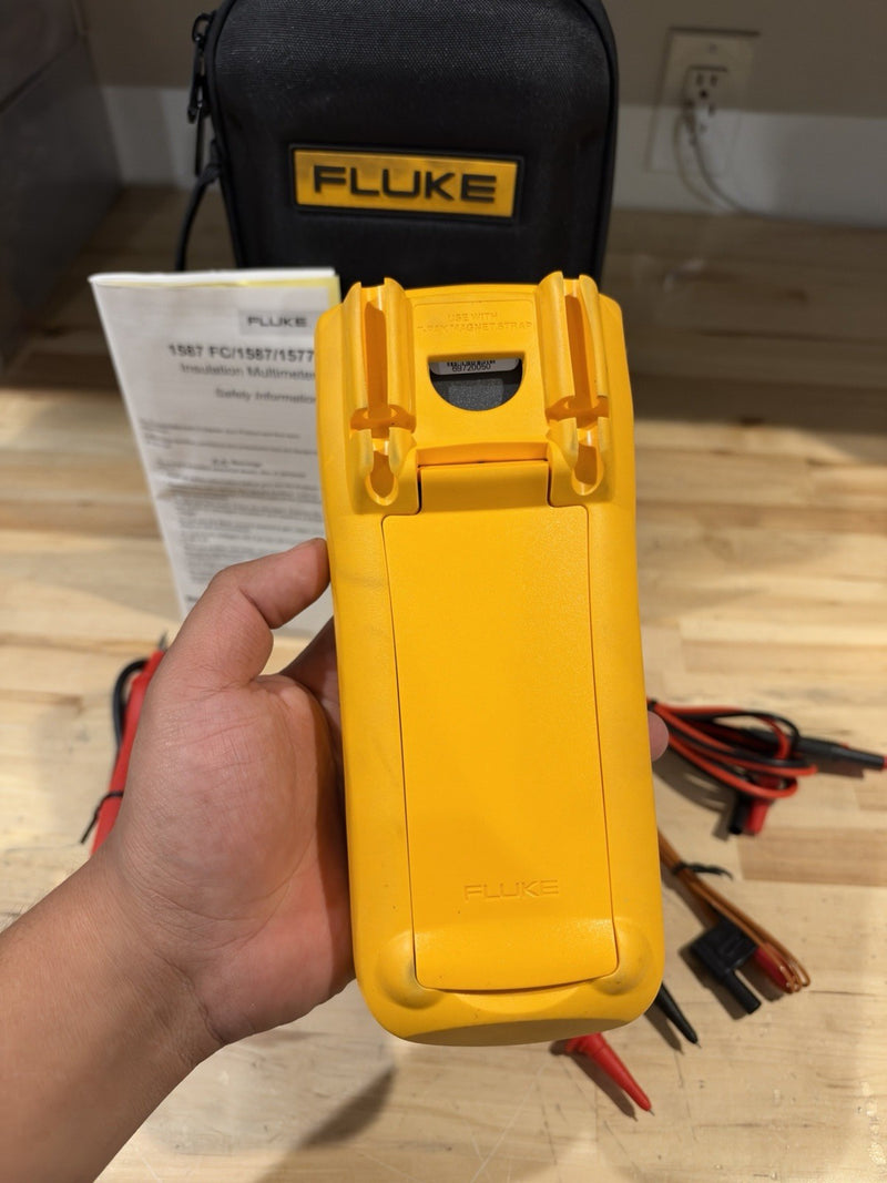 FLUKE 1587 FC 2 IN 1 HANDHELD DIGITAL INSULATION MULTIMETER W/ ACCESSORIES