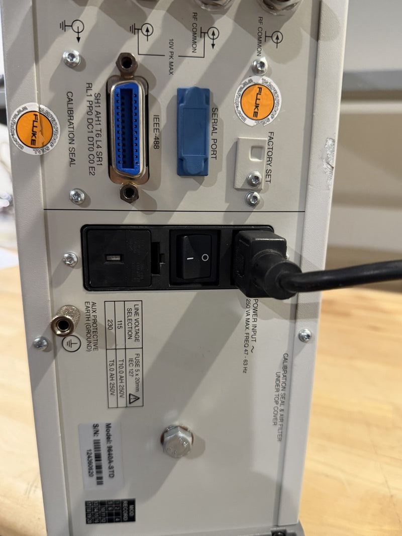 FLUKE 9640A RF REFERENCE SOURCE WITH 9640A-50 LEVELING HEAD TESTED