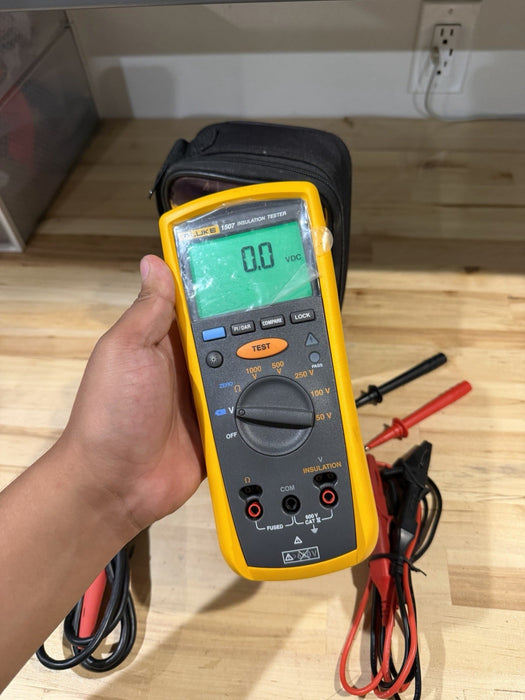 FLUKE 1507 INSULATION MULTIMETER W/ LEADS & CLIPS - SHIPS FAST