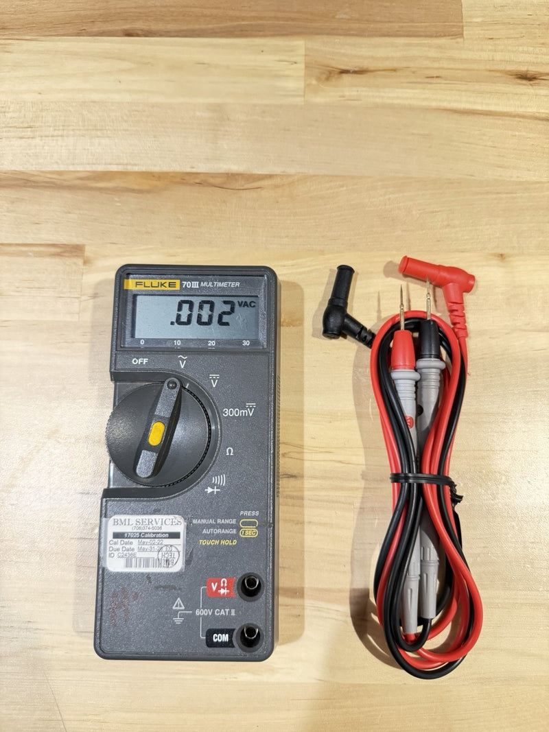 FLUKE 70 III MULTIMETER WITH LEADS TESTED