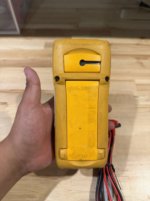 FLUKE 77 III MULTIMETER W/ LEADS (TESTED) SHIPS FAST