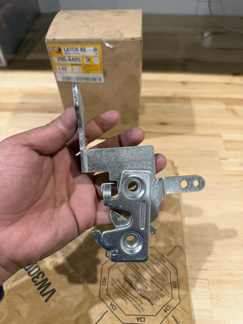 CAT 295-6405 LATCH