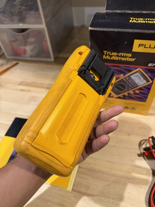FLUKE 87 IV TRUE RMS MULTIMETER W/ LEADS & CLIPS (TESTED) SHIPS FAST