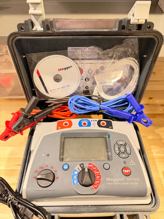 MEGGER MIT1025 10KV INSULATION TESTER WITH CHARGER & LEADS