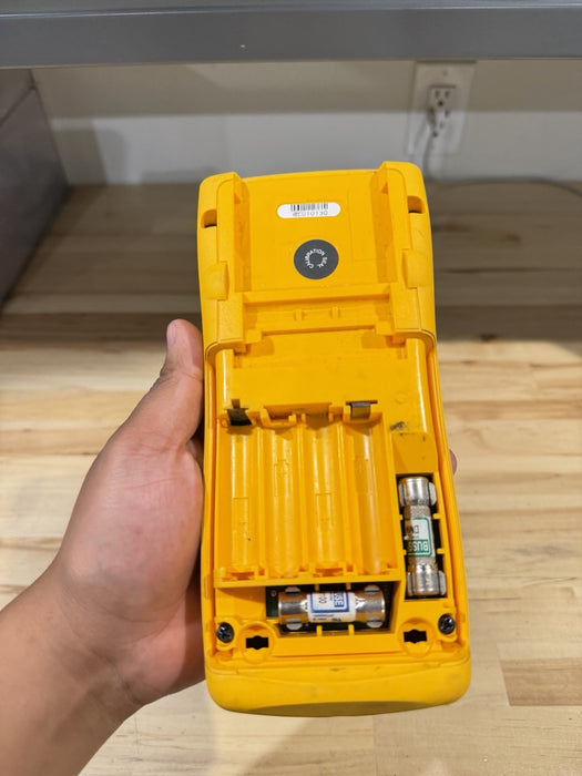 FLUKE 189 TRUE RMS MULTIMETER (PARTS ONLY)  FOR PARTS - SHIPS FAST