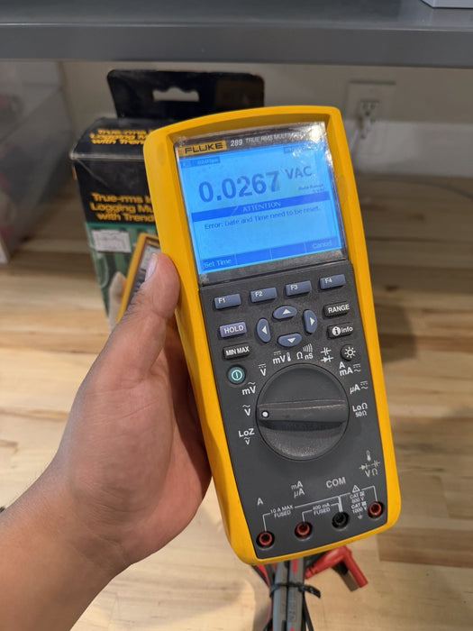 FLUKE 287 TRUE RMS ELECTRONIC LOGGING DIGITAL MULTIMETER WITH LEADS & CLIPS