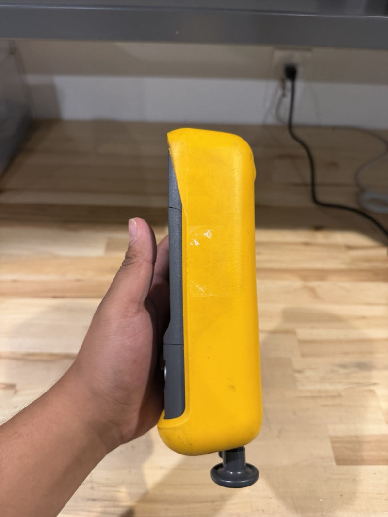 FLUKE 718 30G PRESSURE CALIBRATOR FOR PARTS