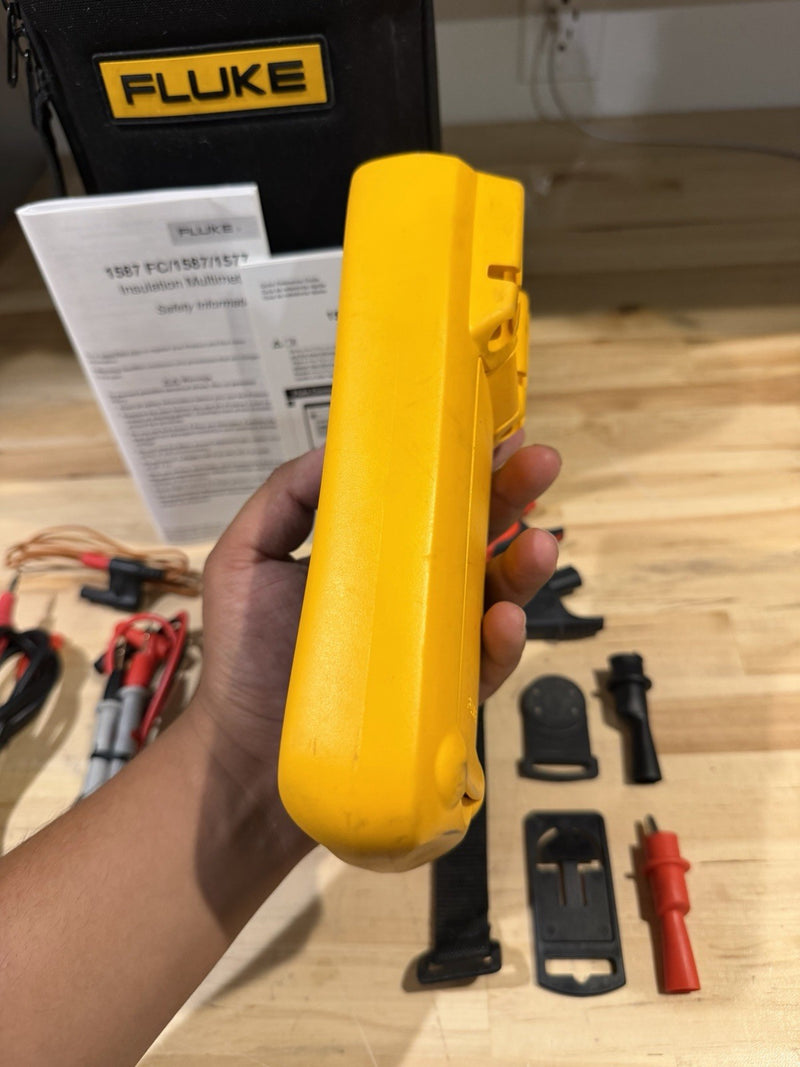 FLUKE 1587 FC 2 IN 1 HANDHELD DIGITAL INSULATION MULTIMETER W/ ACCESSORIES