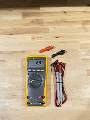 FLUKE 179 MULTIMETER W/ LEADS & CLIPS (SHIPS FAST)