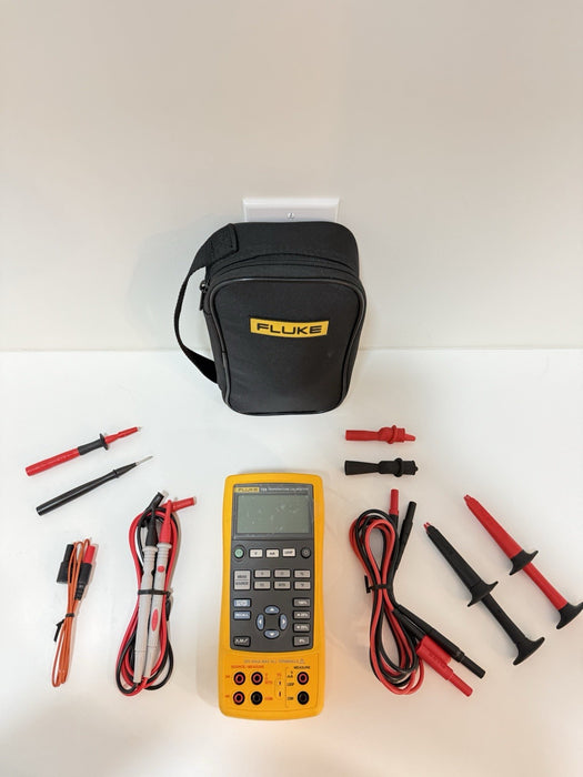 FLUKE 724 TEMPERATURE CALIBRATOR METER WITH ACCESSORIES