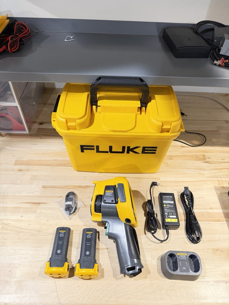 FLUKE TI480PRO IR CAMERA 60HZ, 640 X 480 , 2 BATTERIES W/ CHARGE & CASE -TESTED