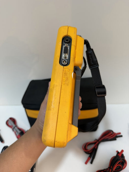 FLUKE 743B DOCUMENTING PROCESS CALIBRATOR W/ LEADS & ACCESSORIES (FREE SHIPPING)