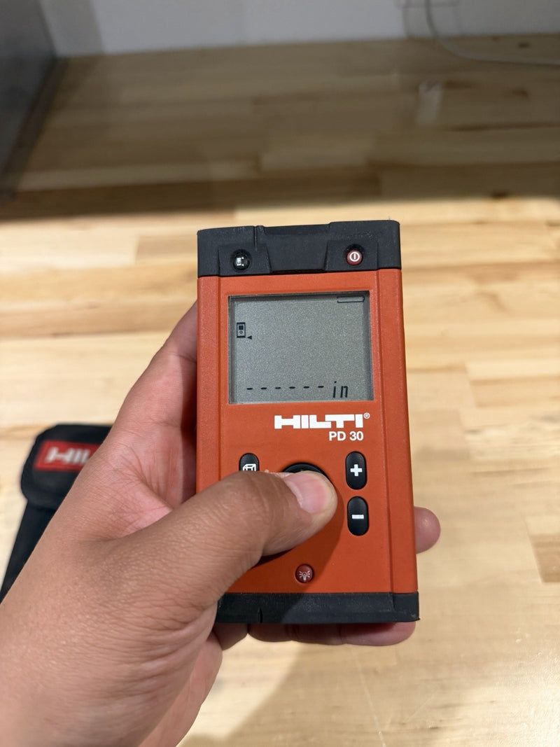 HILTI PD 30 LASER DISTANCE METER WITH CASE TESTED