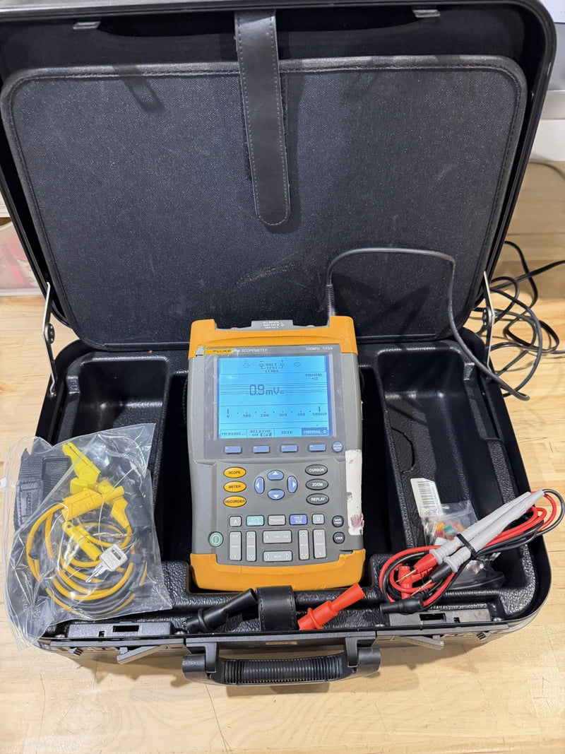 FLIKE 196 100MHZ 1GS/s SCOPEMETER COLOR W/ ACCESSORIES (TESTED) SHIPS FAST -READ