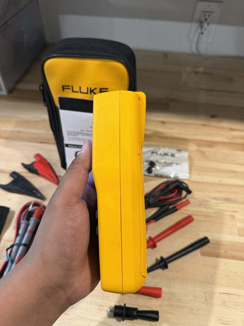 FLUKE 714B THERMOCOUPLE CALIBRATOR MFD 2024 CALIBRATED 2024
