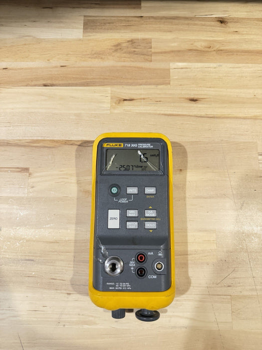 FLUKE 718 30G PRESSURE CALIBRATOR FOR PARTS