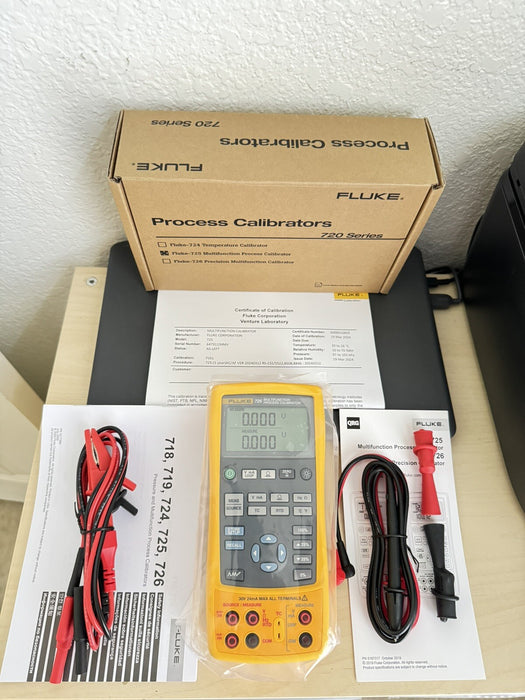 FLUKE 725 MULTIFUNCTION PROCESS CALIBRATOR W LEADS NEW FACTORY BOX CALIBRATED 2024