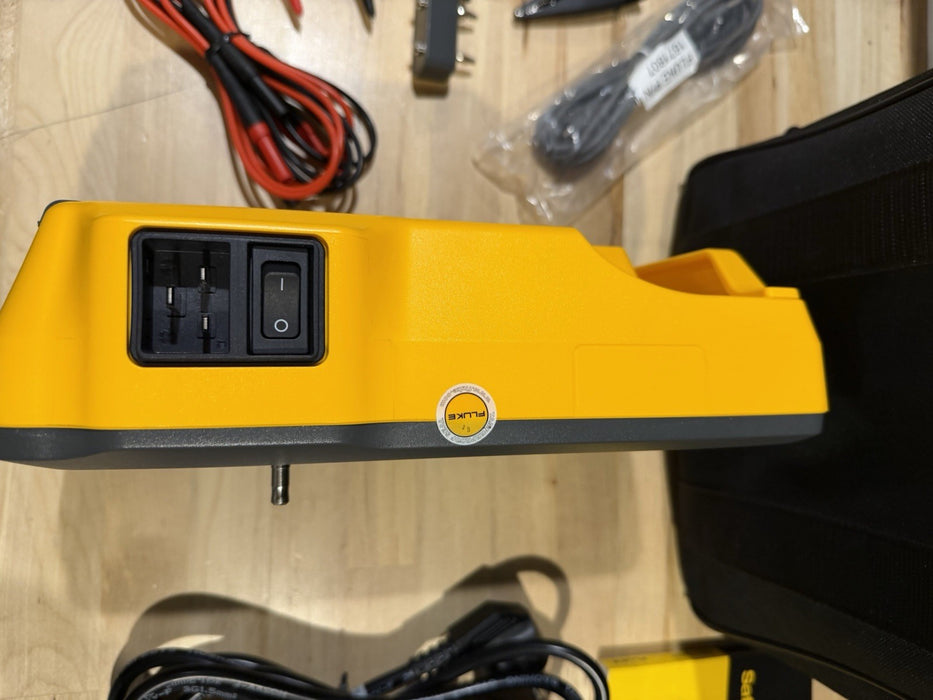 FLUKE ESA612 230V ELECTRICAL SAFETY ANALYZER W/ ACCESSORIES (TESTED) SHIPS FREE