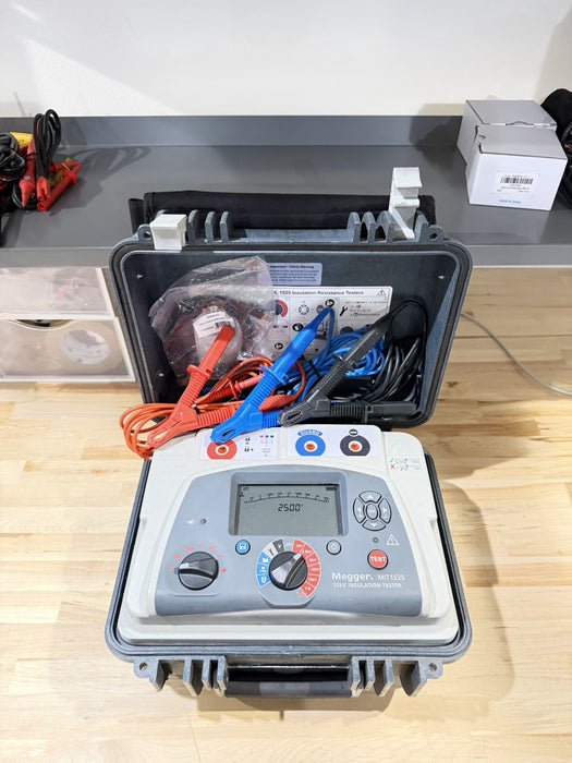 MEGGER MIT1525 15 KV HIGH VOLTAGE INSULATION RESISTANCE TESTER WITH CABLES - TESTED