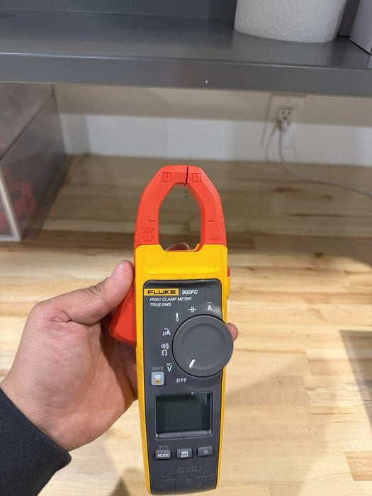 FLUKE 902FC TRUE RMS MULTIMETER (PARTS ONLY)  FOR PARTS - SHIPS FAST