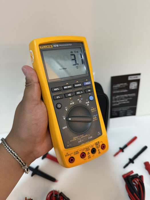 FLUKE 787B PROCESSMETER WITH ACCESSORIES & BAG TESTED