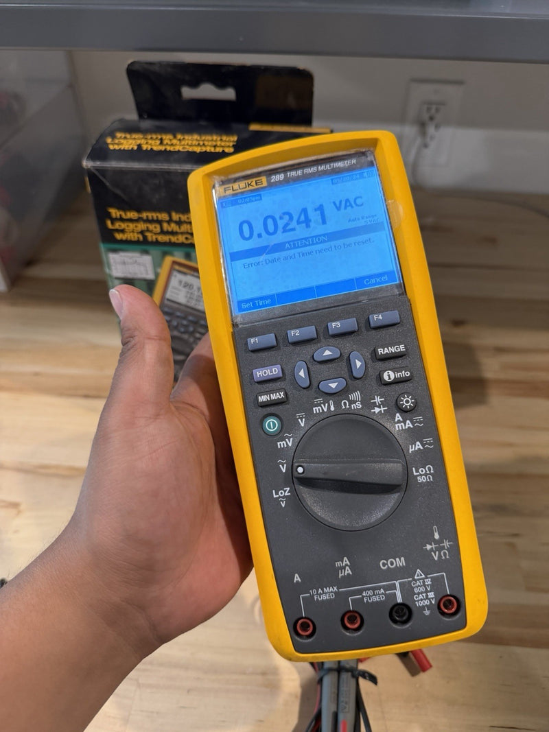 FLUKE 287 TRUE RMS ELECTRONIC LOGGING DIGITAL MULTIMETER WITH LEADS & CLIPS