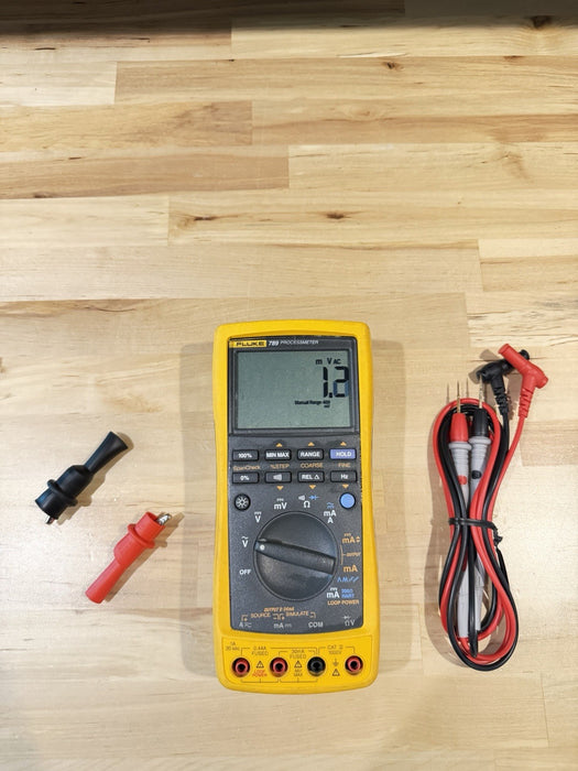 FLUKE 789 PROCESSMETER W/ LEADS & CLIPS (TESTED) SHIPS FAST