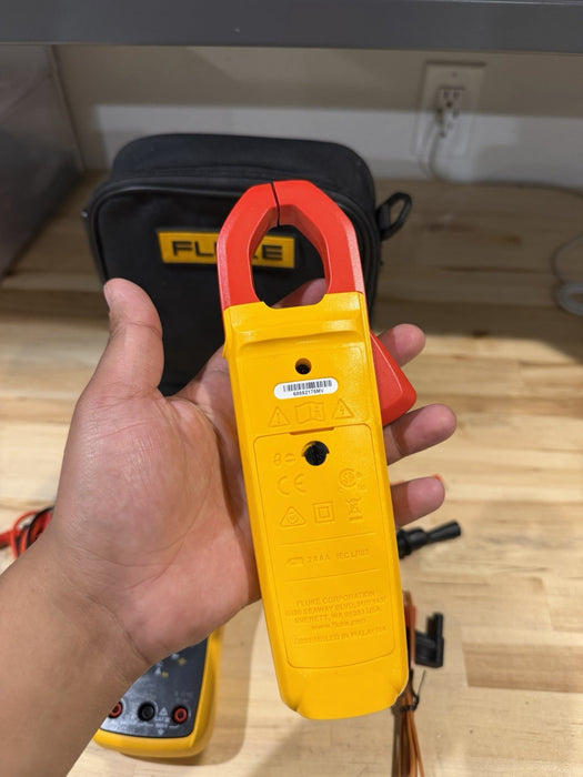 FLUKE 117/323 HVAC MULTIMETER COMBO KIT W/ ACCESSORIES (TESTED) SHIPS FAST