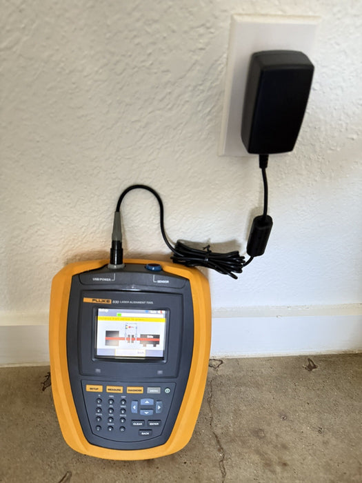 FLUKE 830 LASER ALIGNMENT TOOL WITH BAG & CHARGER INCLUDED