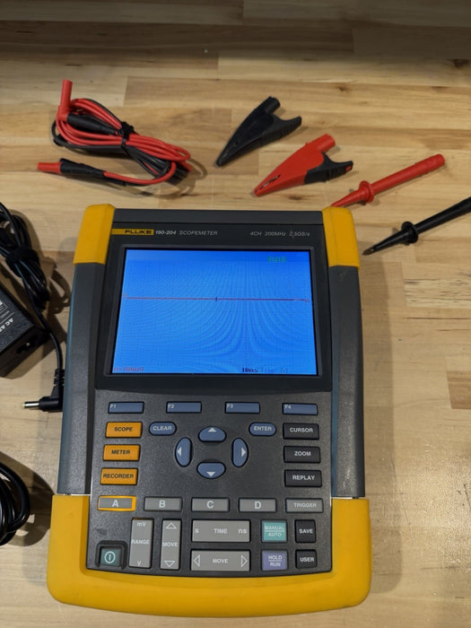 FLUKE 190-204 SCOPEMETER 4CH 200MHZ 2.5GS/S W LEADS & ACCESSORIES (TESTED)