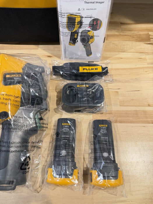 FLUKE TIS75+ 27 HZ 384X288 THERMAL IMAGING CANERA W/ ACCESSORIES (NEW SEALED)