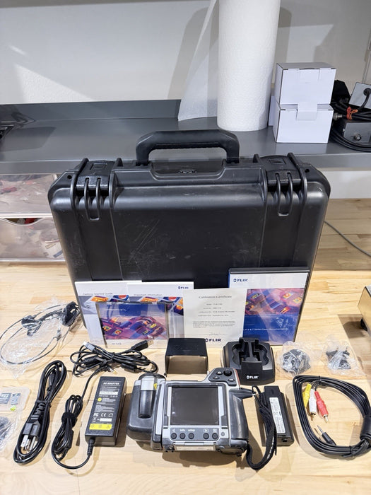 FLIR T300 THERMAL IMAGING INFRARED CAMERA W/ ACCESSORIES (TESTED) FREE SHIPPING