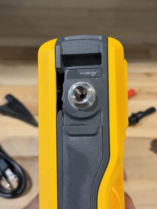 FLUKE 729 FC AUTOMATIC PRESSURE CALIBRATOR W/ ACCESSORIES (FREE SHIPPING)