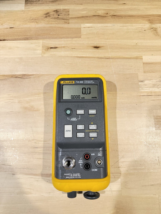FLUKE 718 30G PRESSURE CALIBRATOR (PARTS ONLY) FOR PARTS (SHIPS FAST)