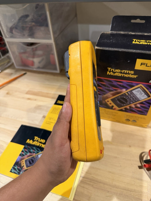 FLUKE 87 IV TRUE RMS MULTIMETER W/ LEADS & CLIPS (TESTED) SHIPS FAST