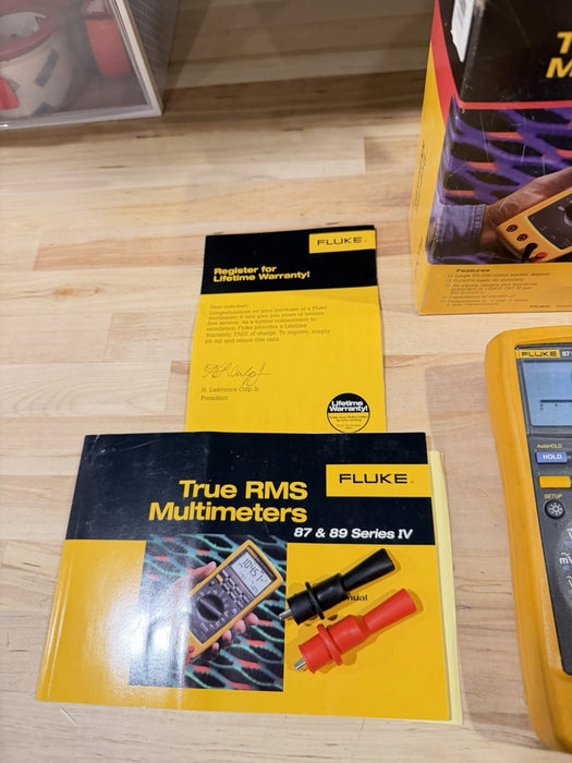 FLUKE 87 IV TRUE RMS MULTIMETER W/ LEADS & CLIPS (TESTED) SHIPS FAST