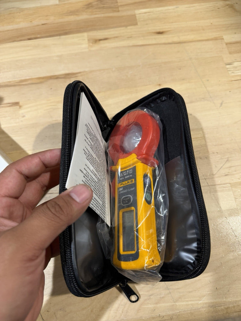 FLUKE 360 AC LEAKAGE CURRENT CLAMP METER TESTED RARE