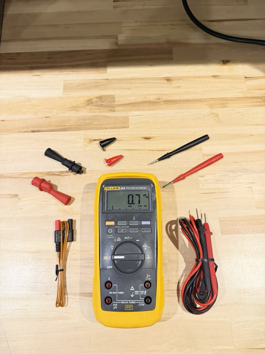 FLUKE 28 II TRUE RMS MULTIMETER WITH LEADS & CLIPS TESTED