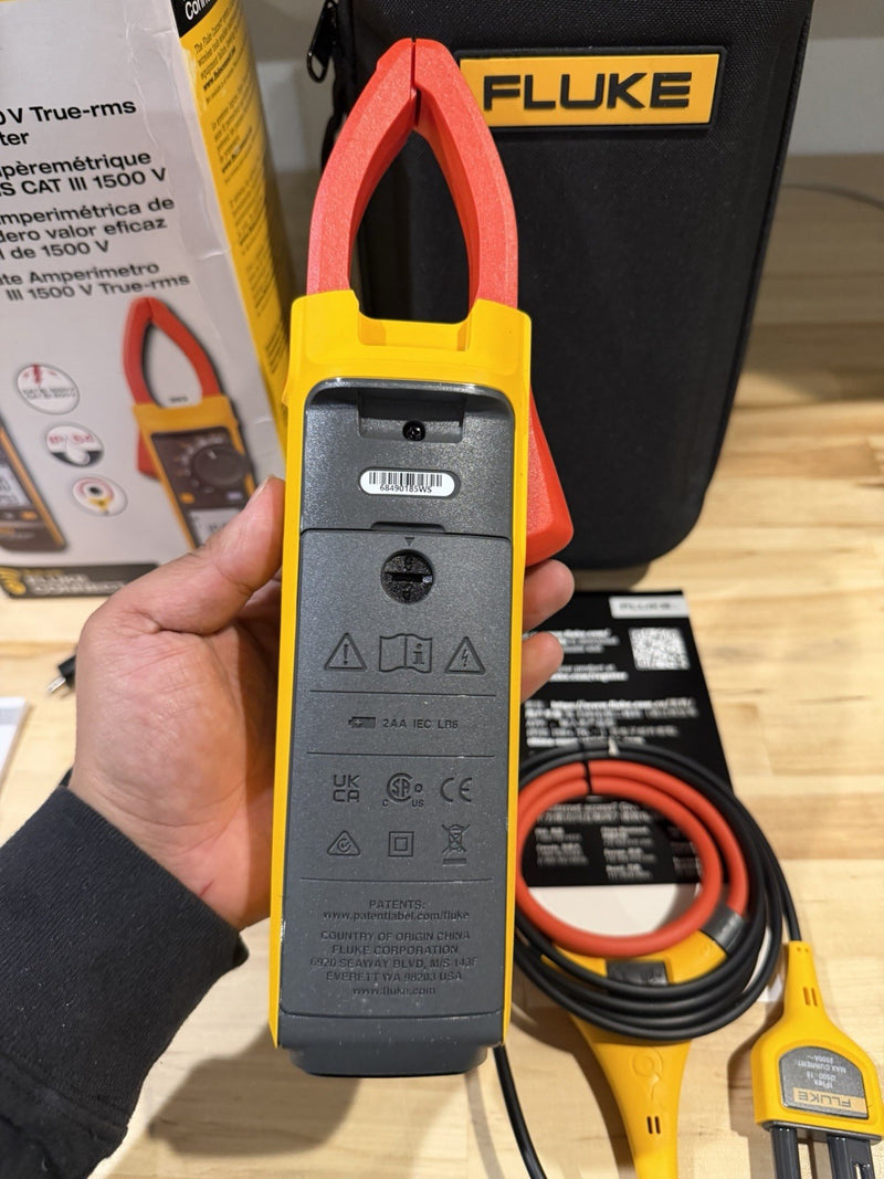 FLUKE 393 FC CAT III 1500V TRMS CLAMP METER WITH IFLEX PROBE & LEADS
