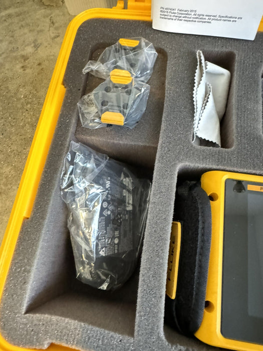 FLUKE TIX560 HANDHELD THERMAL CAMERA 320X240P 60HZ -20°C TO 1200°C