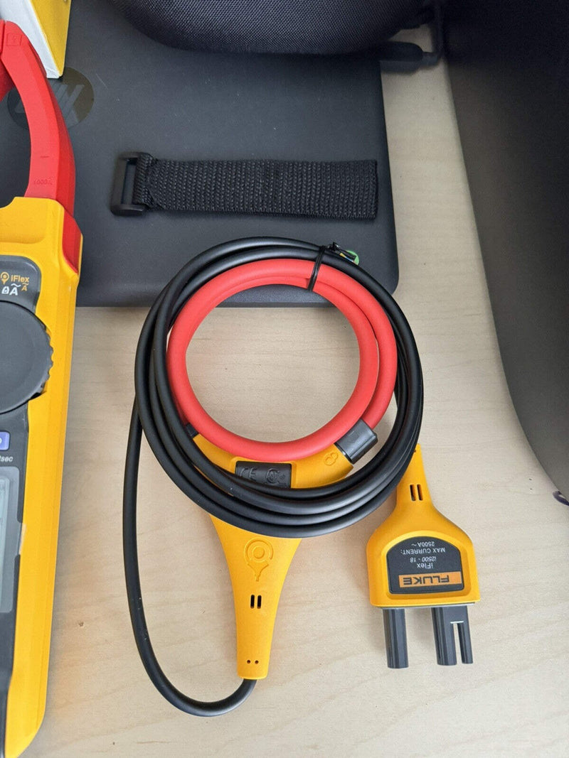 FLUKE 393 FC CAT III 1500 V TRUE-RMS CLAMP METER
