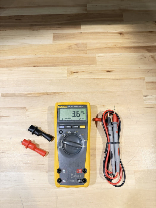 FLUKE 179 MULTIMETER WITH LEADS & CLIPS