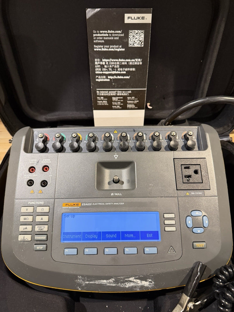 FLUKE ESA620 BIOMEDICAL ELECTRICAL SAFETY ANALYZER WITH CASE & CHARGER