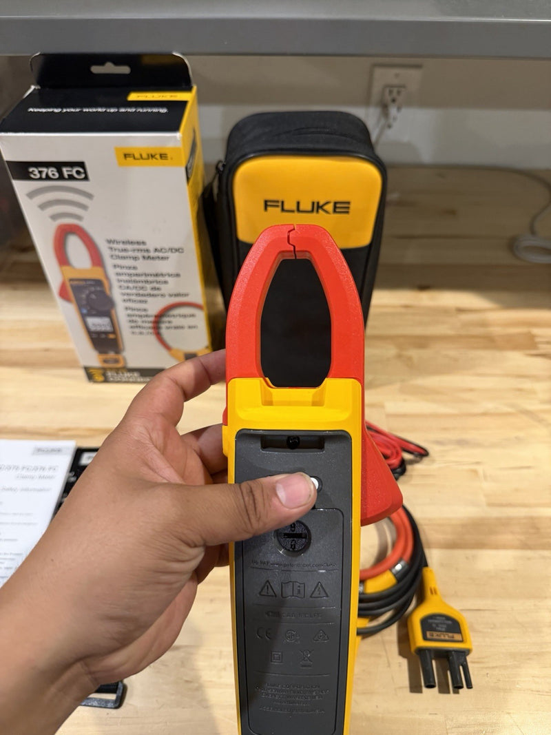 FLUKE 376FC WIRELESS TRUE RMS AC/DC CLAMP METER W/LEADS - SHIPS FAST NEW