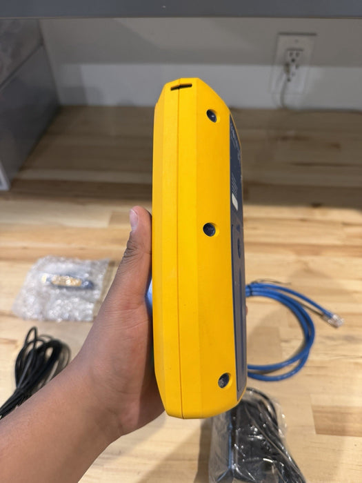 FLUKE NETWORKS LIQ-100 LINKIQ CABLE & NETWORK TESTER W ACCESSORIES