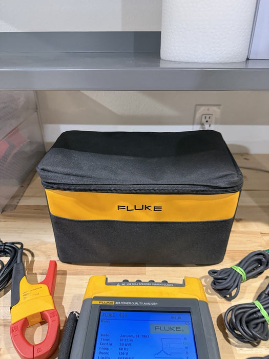 FLUKE 434 POWER QUALITY ANALYZER W/ACCESSORIES& CHARGER - SHIPS FREE (TESTED)