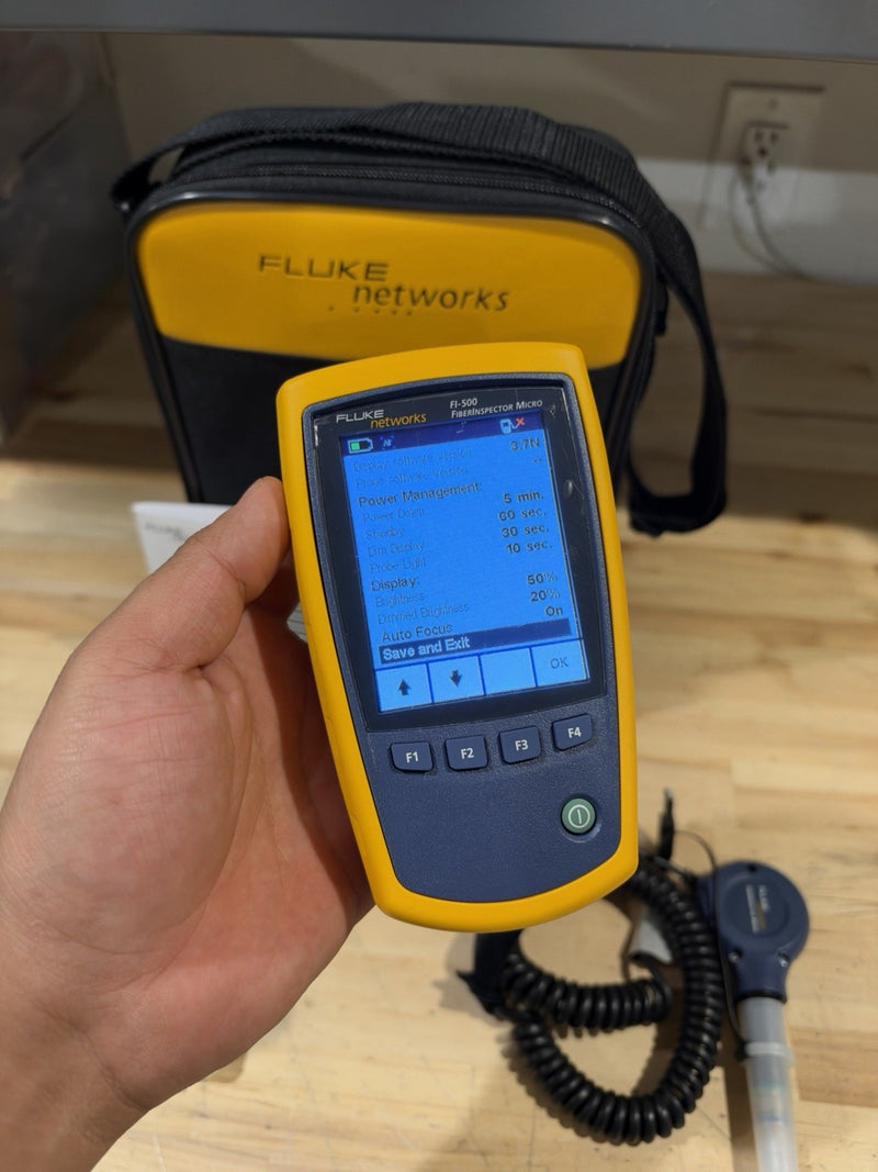 FLUKE NETWORKS FI-500 FIBER-INSPECTOR MICRO KIT W/  ACCESSORIES (TESTED)