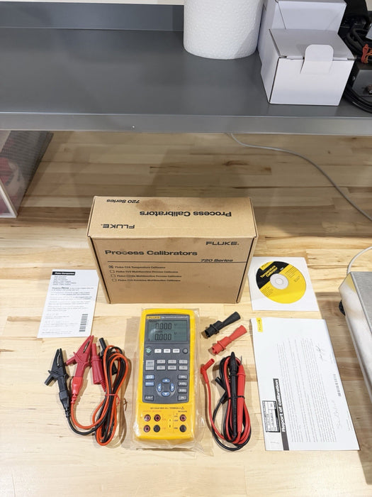 FLUKE 724 TEMPERATURE CALIBRATOR METER / NEW SEALED - FREE SHIPPING (TESTED) NEW